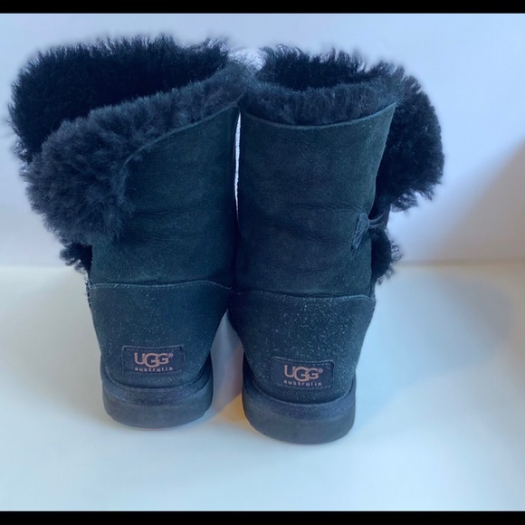 UGG Black Bailey Button II boots, size 7 EUC - Picture 4 of 11